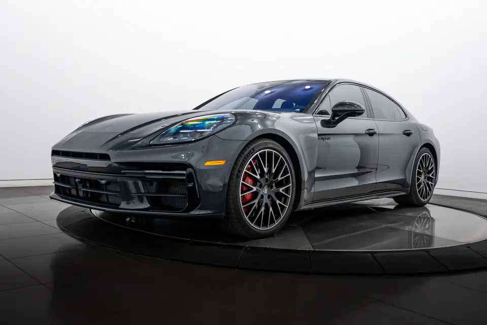 2026 Porsche Panamera Turbo E-Hybrid - Photo 7