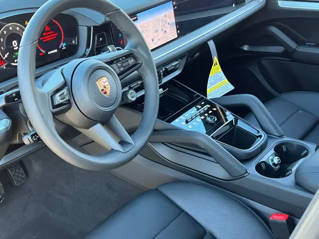 2026 Porsche Cayenne E-Hybrid - Photo 30