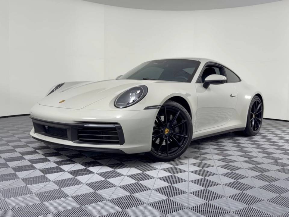 2022 Porsche 911 Carrera