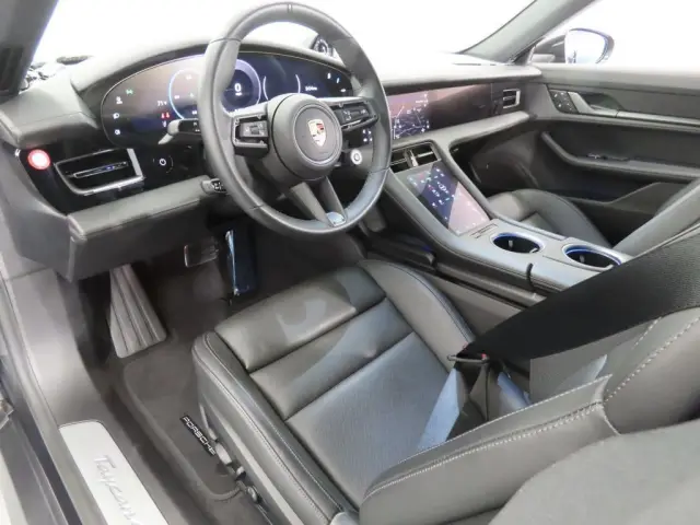 2025 Porsche Taycan S - Photo 30