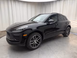 2026 Porsche Macan -'s photo