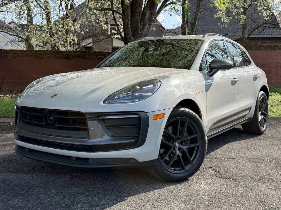 2023 Porsche Macan T
