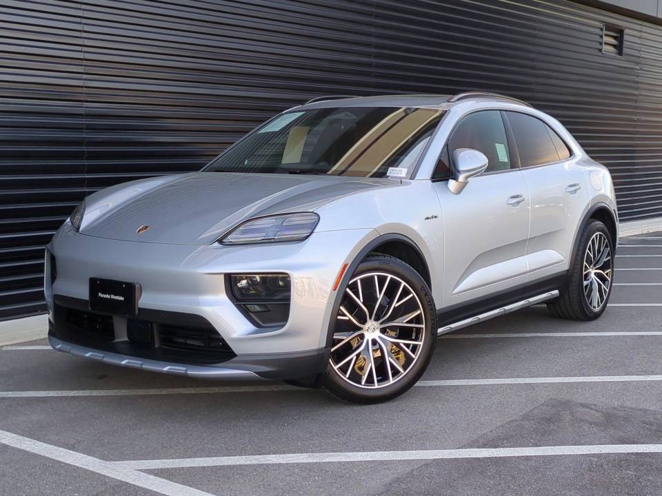 2025 Porsche Macan Base