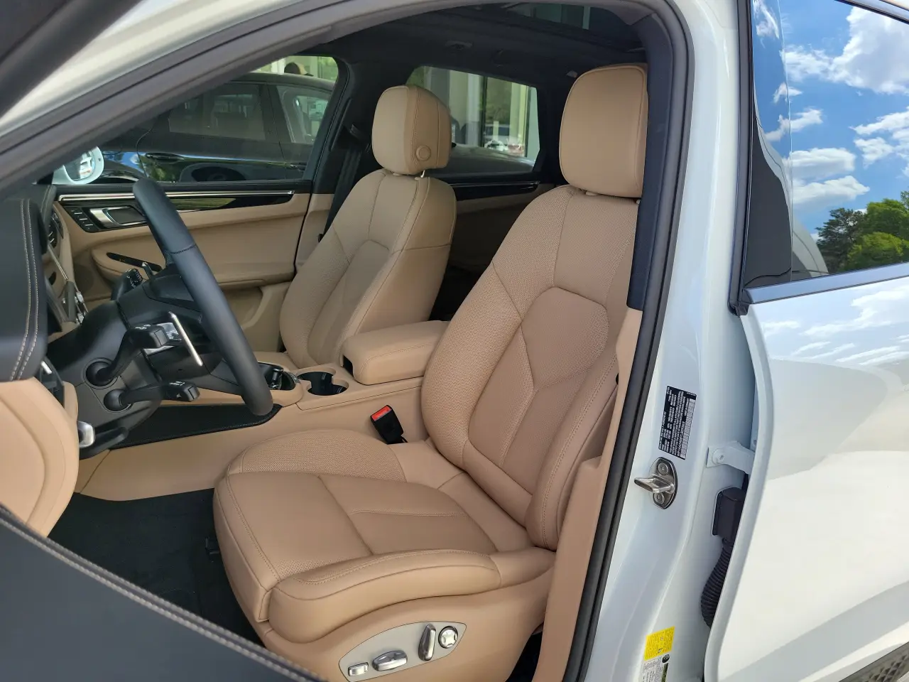 2026 Porsche Macan Base - Photo 40