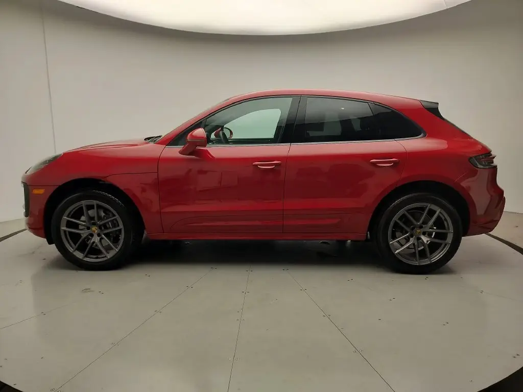 2025 Porsche Macan Base - Photo 16