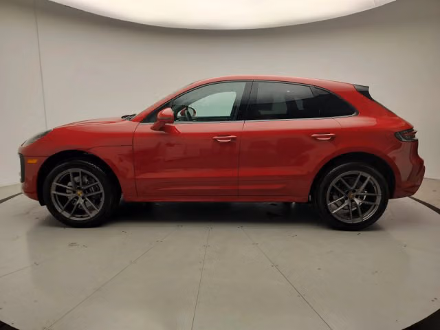 2025 Porsche Macan Base - Photo 10