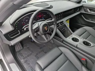 2025 Porsche Taycan Base - Photo 29