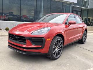2025 Porsche Macan's photo