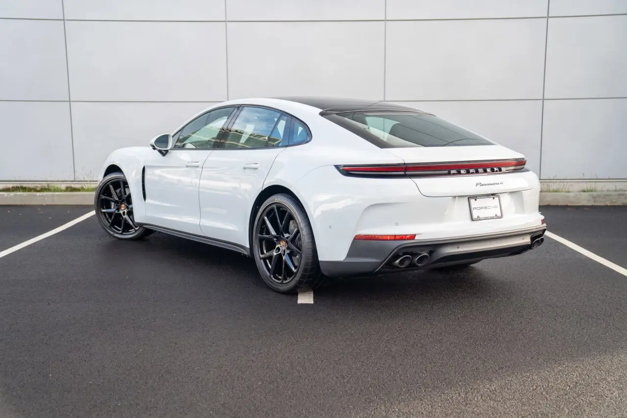 2026 Porsche Panamera Base - Photo 24