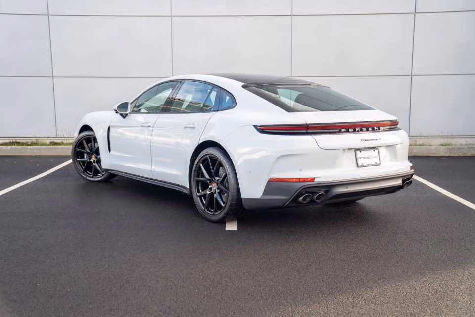 2026 Porsche Panamera Base - Photo 19