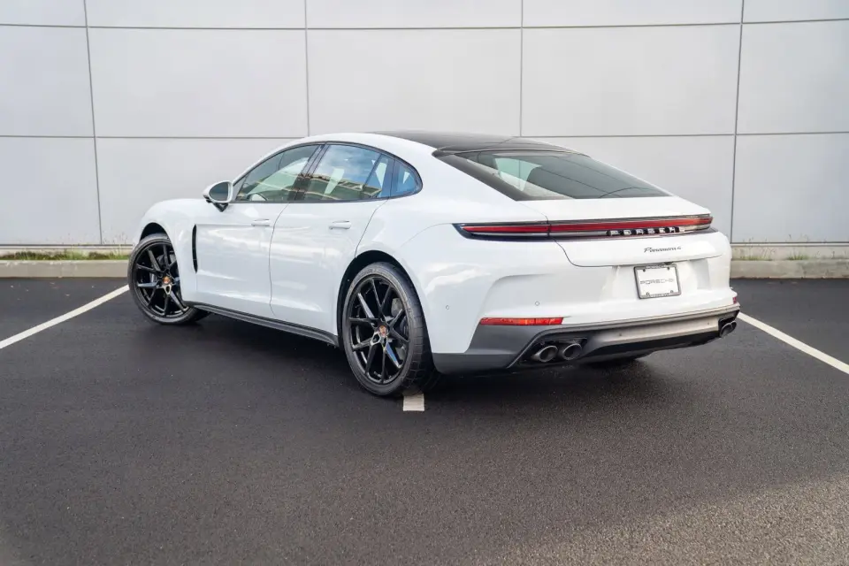 2026 Porsche Panamera Base - Photo 23