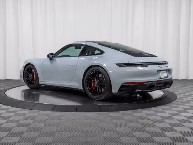 2024 Porsche 911 GTS - Photo 18