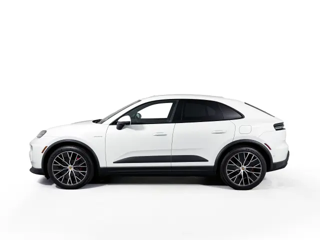 2025 Porsche Macan S - Photo 14