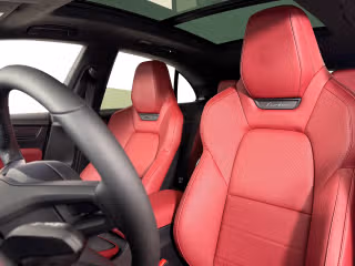 2025 Porsche Macan Turbo Electric - Photo 33