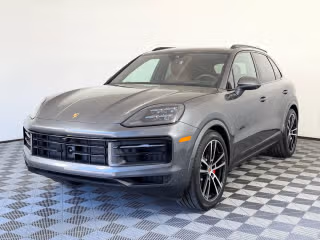 2026 Porsche Cayenne S's photo