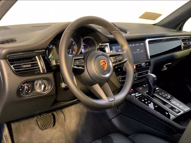 2026 Porsche Macan Base - Photo 26