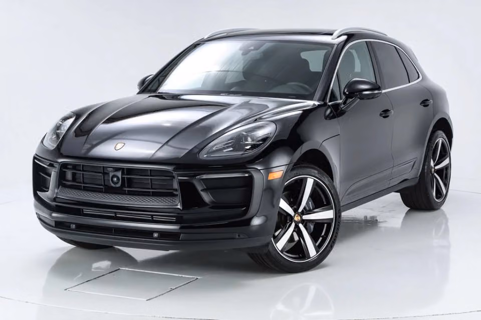 2026 Porsche Macan Base - Photo 3