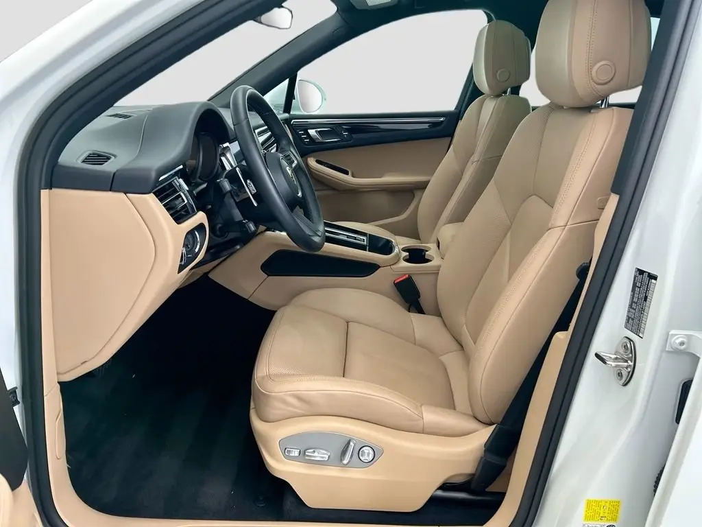 2025 Porsche Macan Base - Photo 40