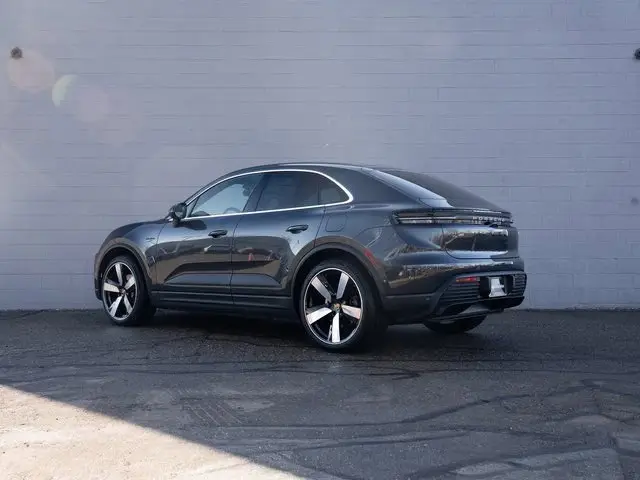 2026 Porsche Macan Base - Photo 24