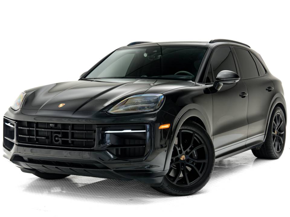 2025 Porsche Cayenne GTS