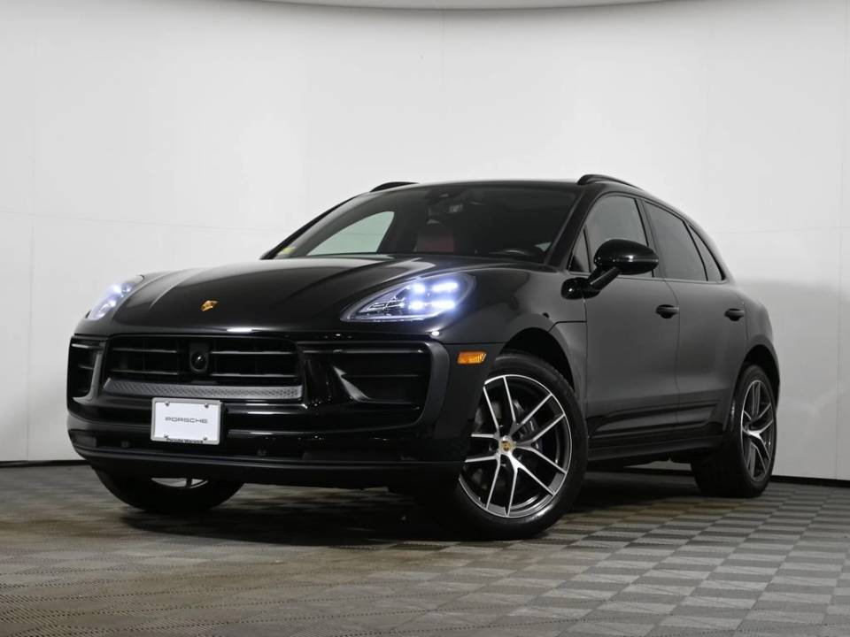 2023 Porsche Macan Base