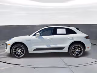 2025 Porsche Macan T - Photo 9
