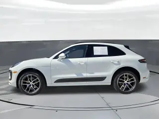 2025 Porsche Macan T - Photo 13