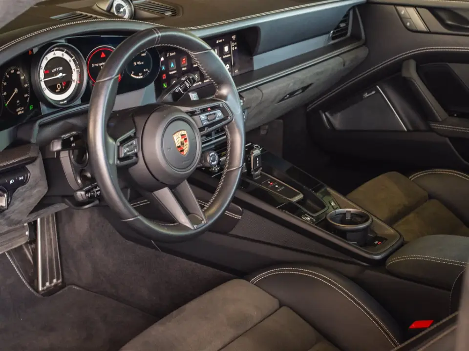 2024 Porsche 911 GTS - Photo 31