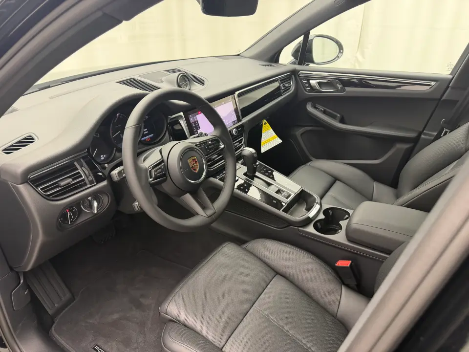 2026 Porsche Macan Base - Photo 31