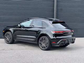 2025 Porsche Macan Base - Photo 17