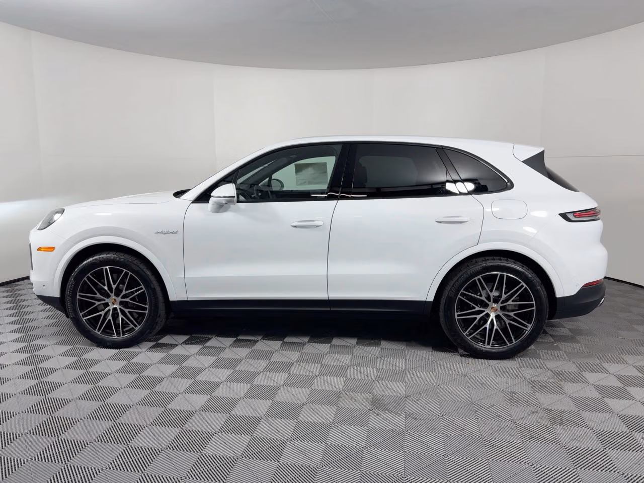 2026 Porsche Cayenne E-Hybrid - Photo 12