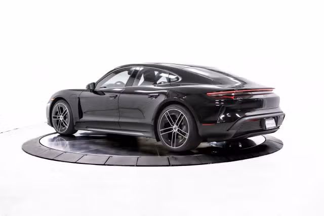 2026 Porsche Taycan Turbo - Photo 18