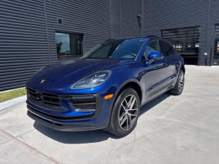 2025 Porsche Macan's photo