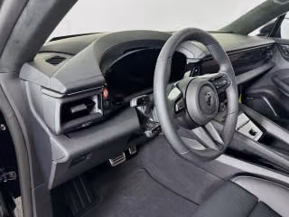 2025 Porsche Macan Turbo Electric - Photo 25