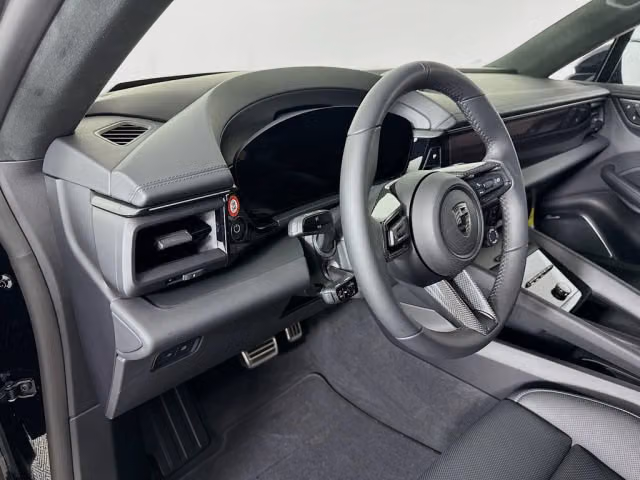2025 Porsche Macan Turbo Electric - Photo 26
