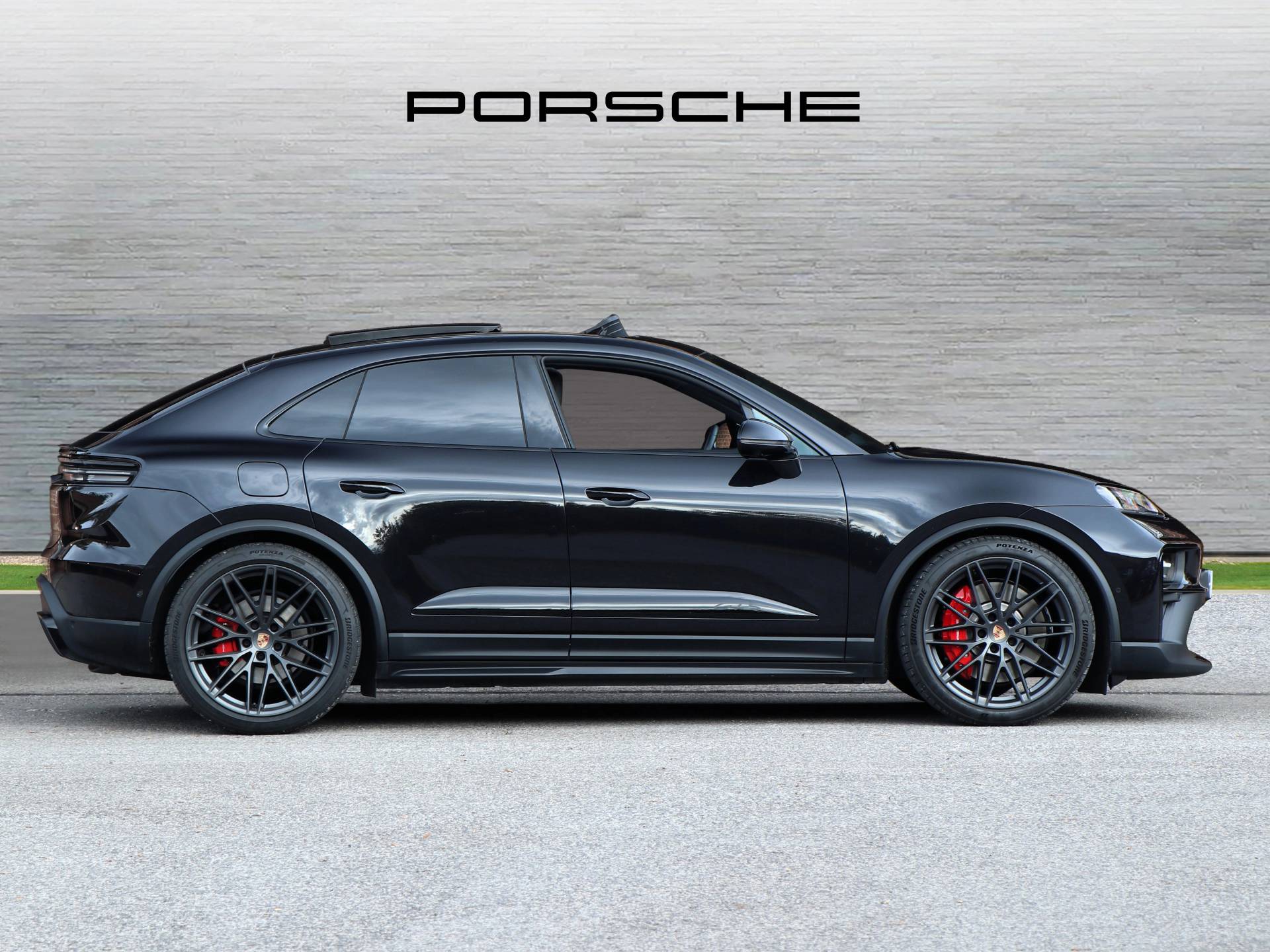 Macan GTS, photo 2 of 47