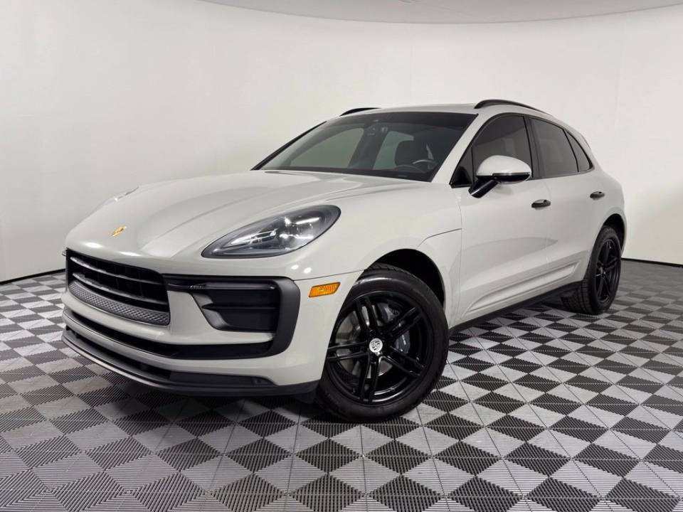 2022 Porsche Macan