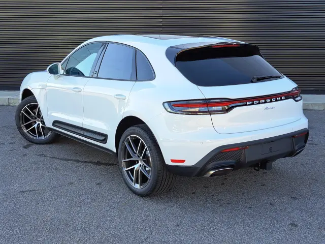 2026 Porsche Macan Base - Photo 22