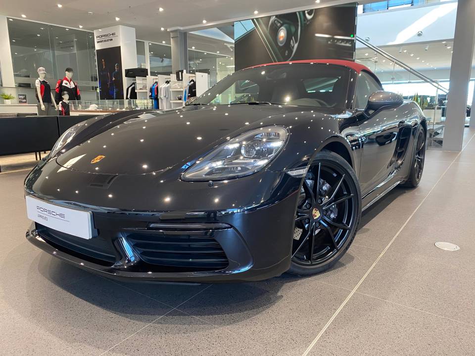Compre el Porsche 718 Boxster T de sus sueños en Centro Porsche Vigo