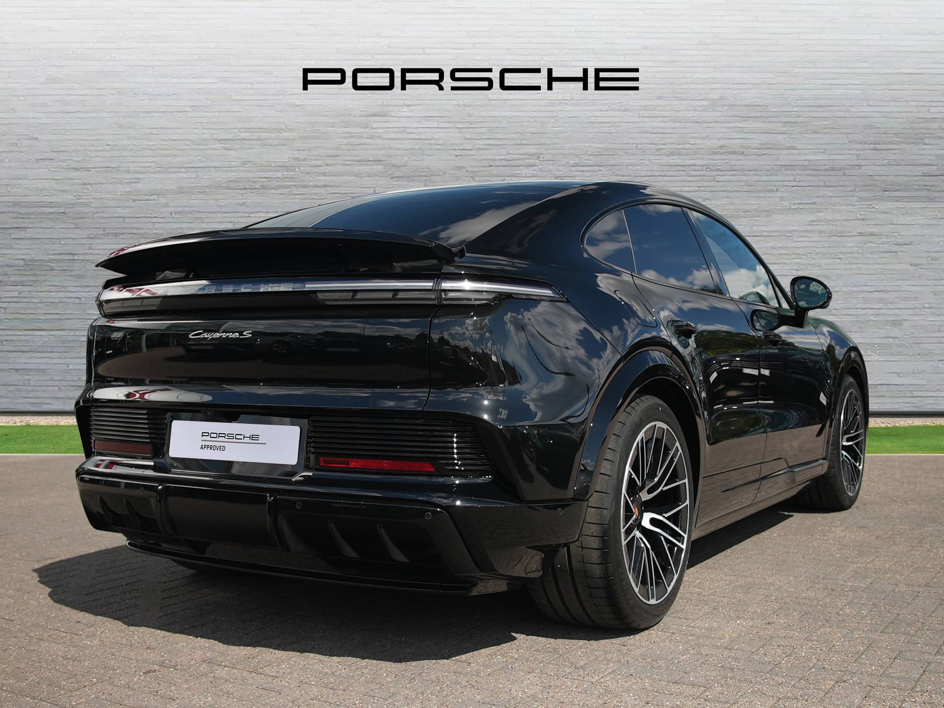 Cayenne Electric Coupé, photo 2 of 41