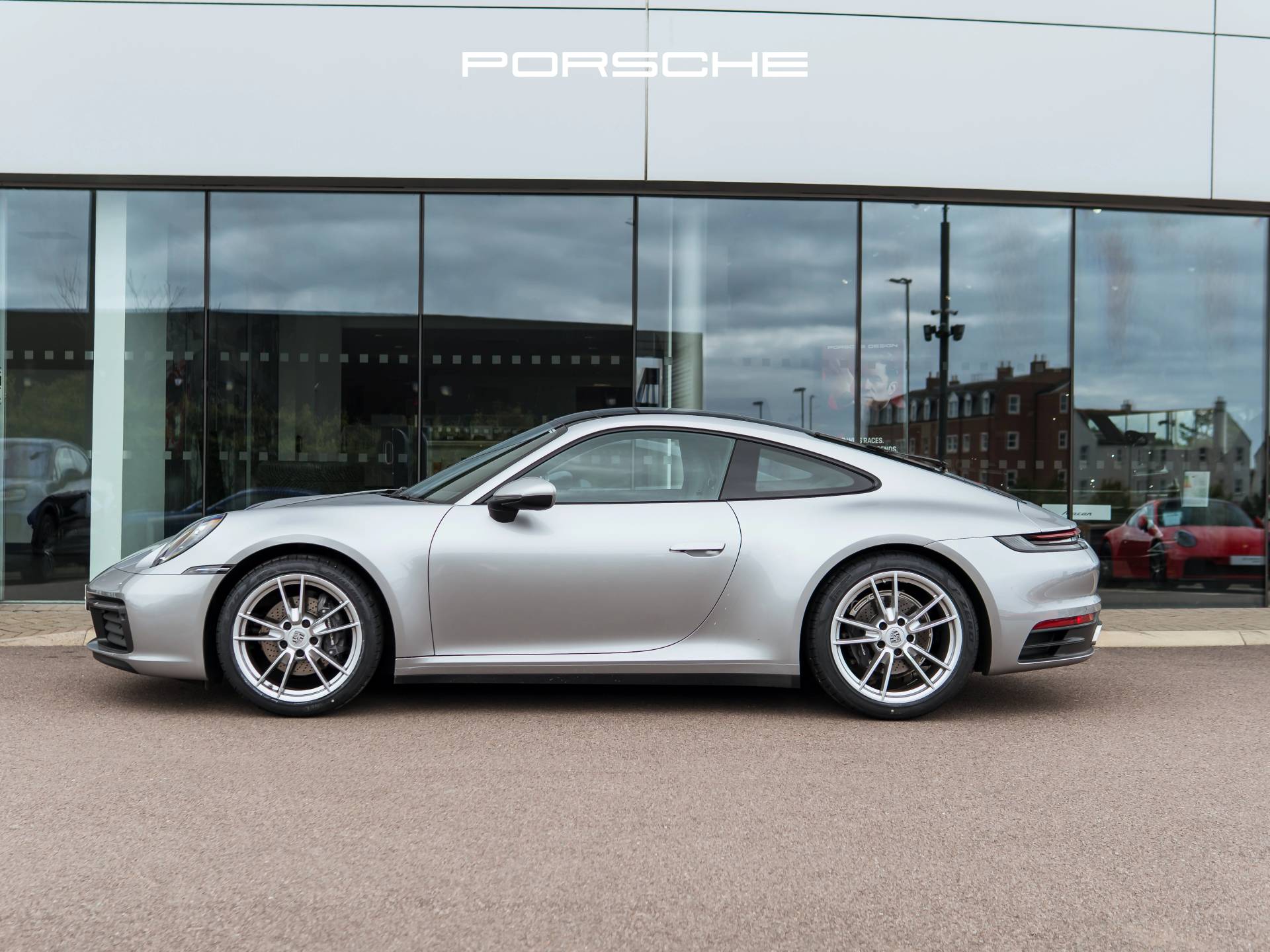 911 Carrera, photo 2 of 33