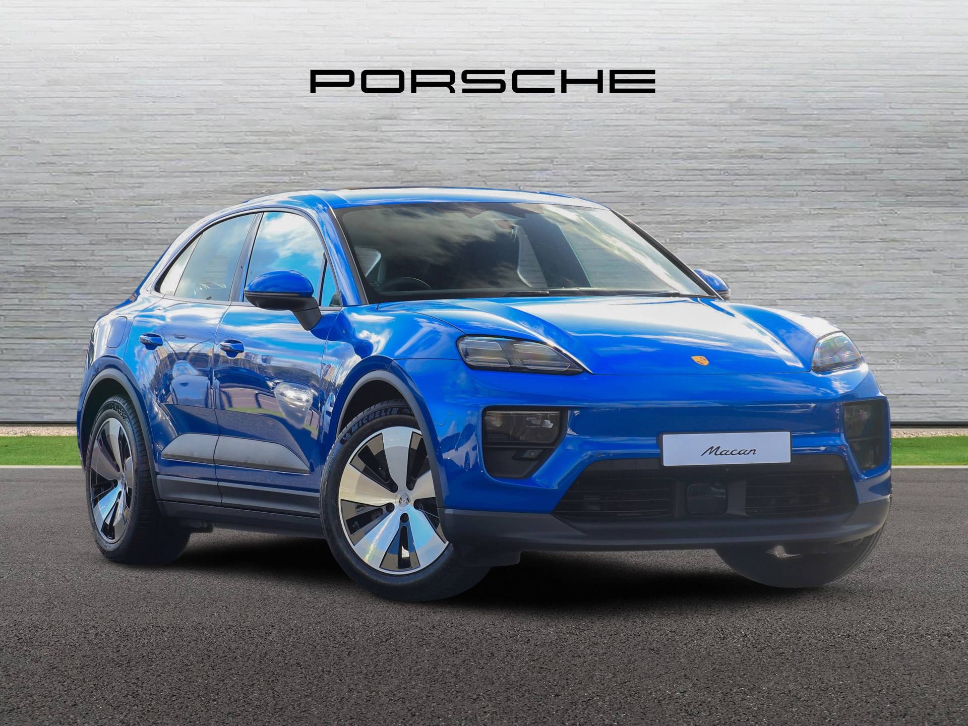 Macan, photo 1 of 29