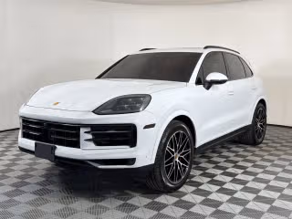 2024 Porsche Cayenne S's photo