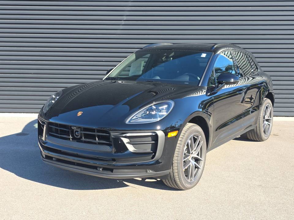 2026 Porsche Macan Base