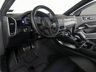 2023 Porsche Cayenne Coupe Turbo GT - Photo 29