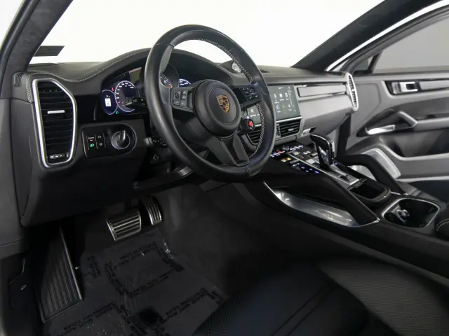 2023 Porsche Cayenne Coupe Turbo GT - Photo 30