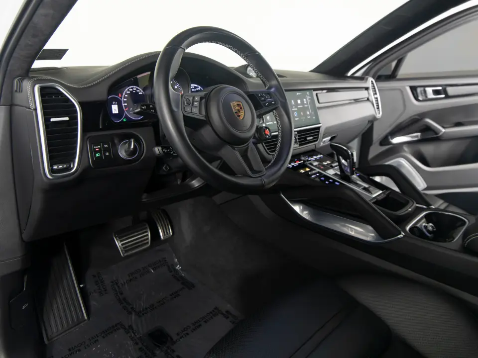 2023 Porsche Cayenne Coupe Turbo GT - Photo 31