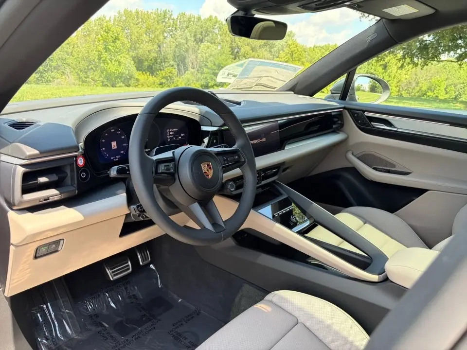 2026 Porsche Macan S - Photo 31