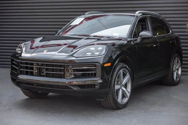 2024 Porsche Cayenne E-Hybrid - Photo 6
