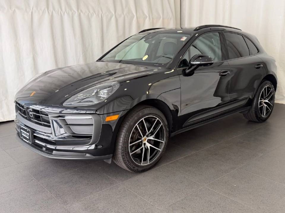 2026 Porsche Macan Base